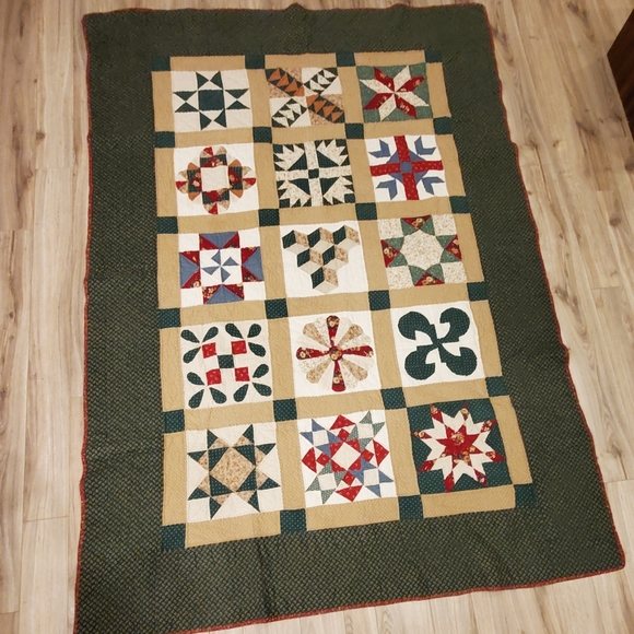 Handmade Vintage Patchwork Quilt, 61"×90", Green/Cranberry, Exceptional Piece! - Picture 5 of 16